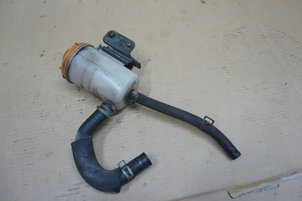 Suzuki Jimny stuurbekrachtigingsreservoir OEM SUZUKI ZBIORNICZEK WSPOMAG. image 2
