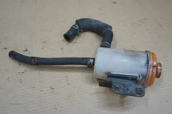 Suzuki Jimny stuurbekrachtigingsreservoir OEM SUZUKI ZBIORNICZEK WSPOMAG. image 5