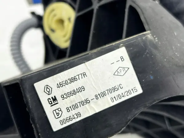 Koppelingpedaal Opel Vivaro B (2014-2019) Trafic III 93868409 image 2