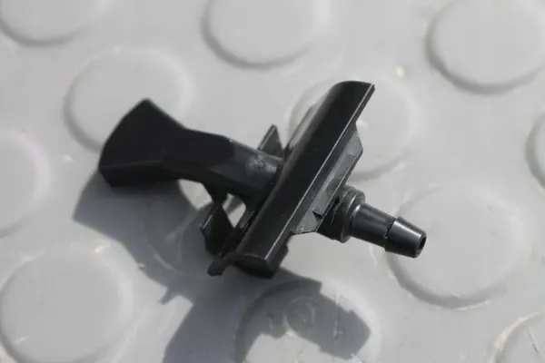 Buse de lave-glace avant OEM DYSZAOUTLANDER Mitsubishi image 2