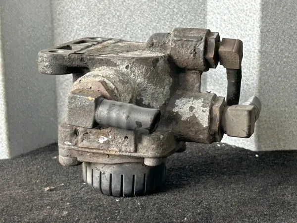 Soupape de relais OEM 1927394 pour DAF XF Knorr image 2