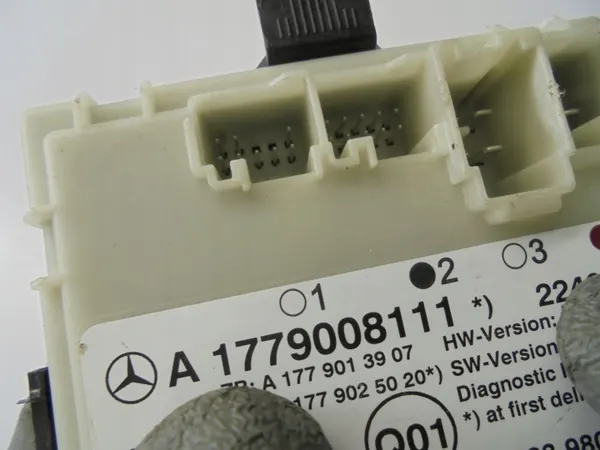 Módulo Puerta Delantera Izquierda OEM A1779008111 Mercedes image 4