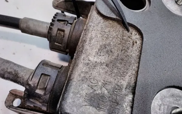 Gear Shift Lever Volkswagen Golf V 1K0711CG image 6