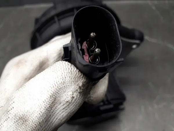 OEM 72812914 Ilmapumppu BMW Z4:lle - Käytetty image 5