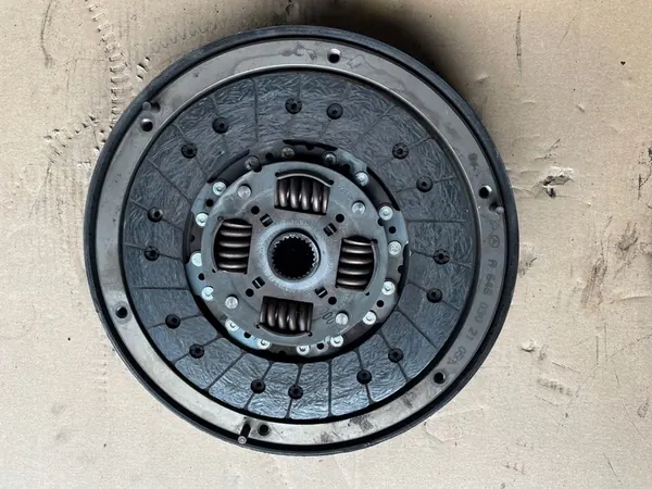 MERCEDES SPRINTER 906 2.2 CDI Kaksimassavauhtipyörä A6460302105 image 3