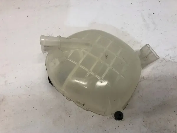 Kühlmittelbehälter Volvo XC40 2018 - image 4