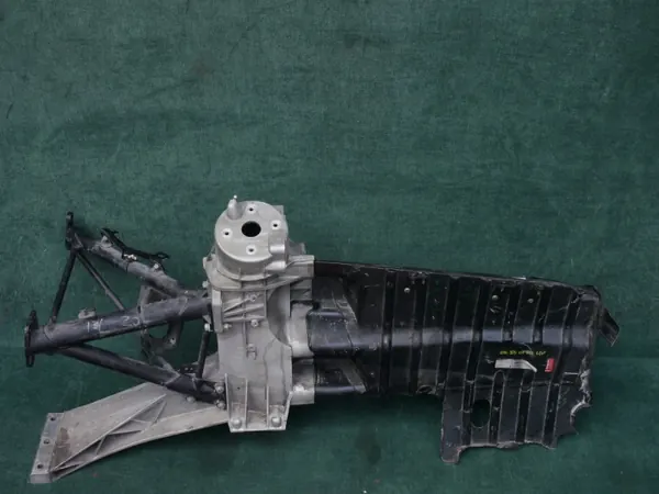 OEM 1R12-200210-AJ SSC vasen neljännesruuvi Aston Martinille image 2