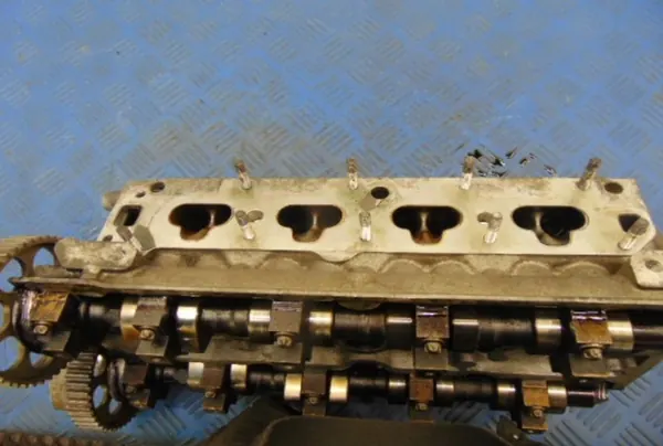 OPEL VECTRA C 1.6B 16V Engine Cylinder Head R90400186 image 2