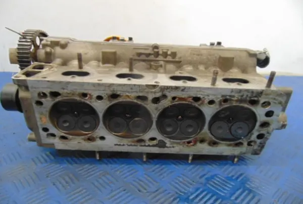 OPEL VECTRA C 1.6B 16V Engine Cylinder Head R90400186 image 4