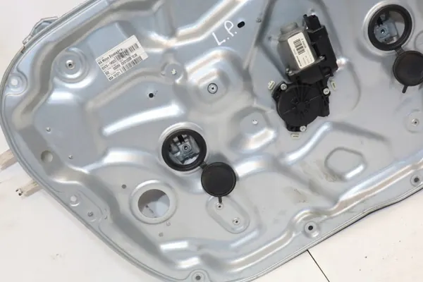 KIA OEM 82470-1H120 Store de Coffre pour Ceed I image 6