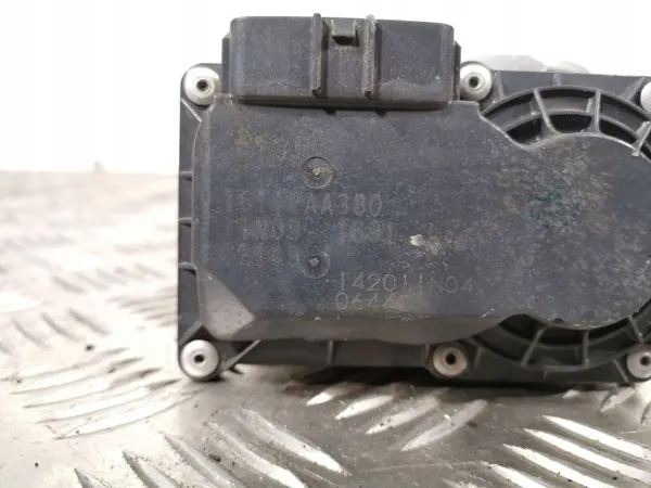 Corps de papillon Subaru OEM 16112AA380 - Occasion image 3