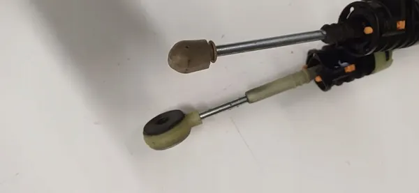 FORD FIESTA MK6 1.4 TDCI Lien de changement de vitesse 2S6R-7E395-AG image 3