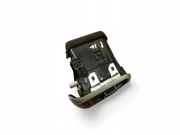 OEM 687615DF0A Bouches d'aération Infiniti Q30 image 3