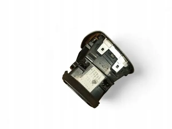 OEM 687615DF0A Bouches d'aération Infiniti Q30 image 4