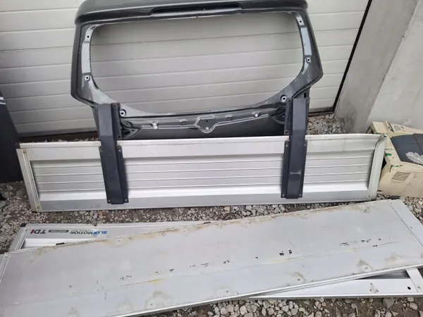 VW Crafter Taka Sivupaneeli OEM BURTA TYLNA image 7