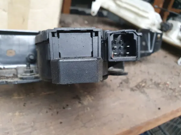 Serrure de coffre Opel Tigra B Cabrio OEM 93162824 image 3
