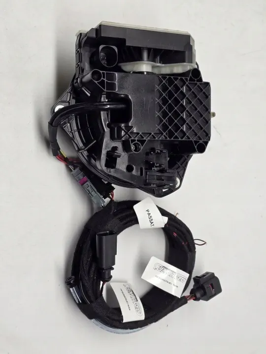 VW Passat B8 Heckklappengriff OEM 3G0827469JB image 5