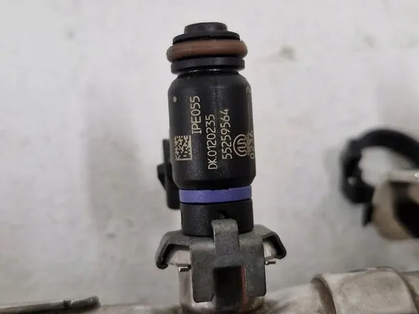 FIAT 500X 1.6 B E-TORQ Brandstofrail Injectoren 55265442 image 9