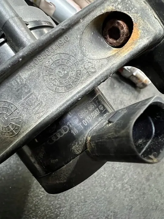 Volkswagen OE vattenpump 1K0121093AD + 1K0965561F image 3