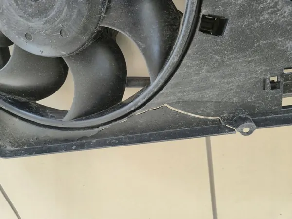 Volvo OE 31686808 Kylarrubrik image 3