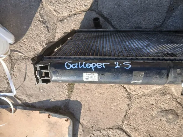 Radiador de agua Hyundai Galloper 2.5 OEM hr171501 image 5