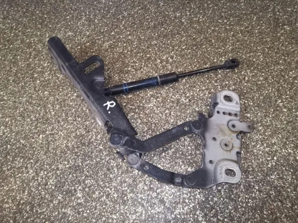 Rechter motorkapscharnier OEM 7336700 voor BMW 3 TOURING F31 image 2