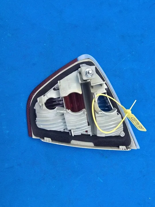 Luz trasera izquierda BMW 3 E90 Original image 2