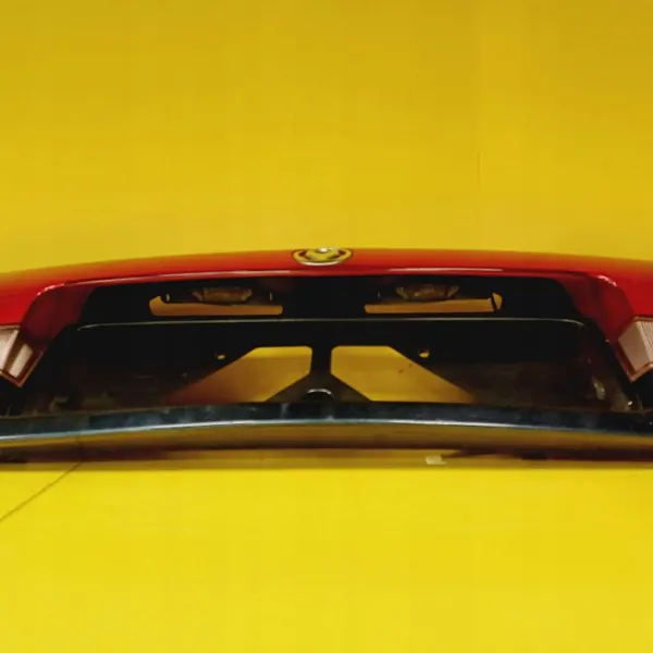 Moldura Porta-Malas Mazda 626 OEM DRC83956 Usado image 8