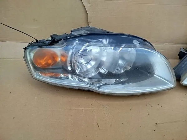A4 B7 Par de Faros Derecho + Izquierdo Versión Inglesa OEM image 2