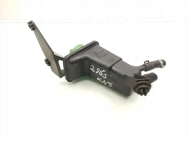 VW Passat Servolenkungsflüssigkeitsbehälter 1.9 TDI image 2