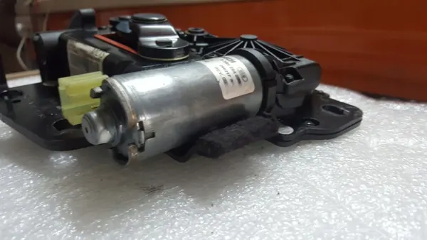 Actuador Cierre Techo Porsche 911 Cabrio OEM 9P1871565 image 3