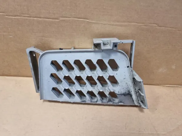 Volvo FH4 Treeplank OEM 82142329 - Midden, Gebruikt image 2