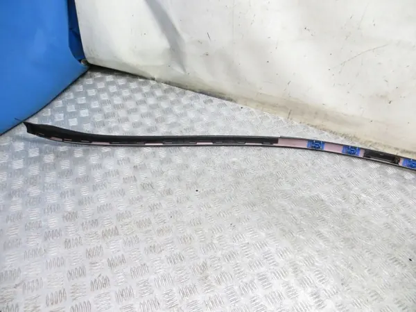 Mercedes CLA X117 daklijst rechts OEM 116/067 image 3