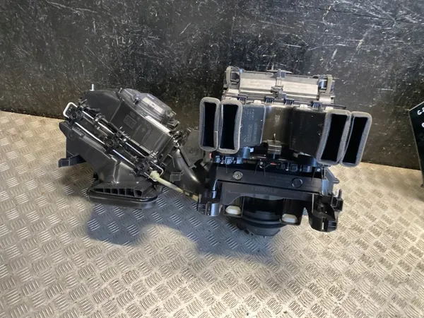BMW iX 2023 Puhallinkotelo OEM HZ5A2BAE0 image 4