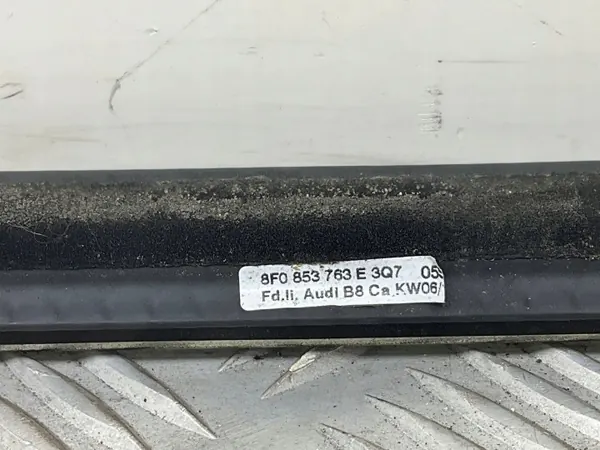 Moldura ventana trasera Audi A5 OEM 8F0853763E - Usado image 6