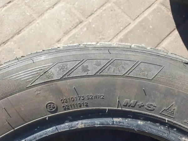 Grelha de porta-malas traseira OEM 22555R16 para Peugeot 607 image 6