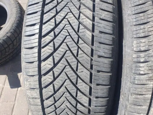 Grelha de porta-malas traseira OEM 22555R16 para Peugeot 607 image 9