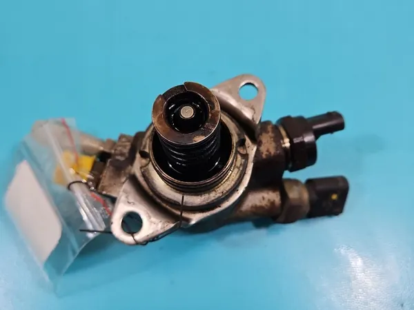 Polttoainepumppu Audi A6 C7 3.0 TFSI Quattro (CGXB) image 2