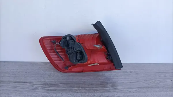 AUDI A6 C6 4F9 Lámpara Trasera Derecha Completa image 2