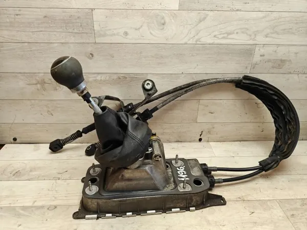 VW Växelmekanism OEM 1K0711061A - Begagnad image 2
