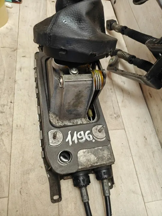 VW Växelmekanism OEM 1K0711061A - Begagnad image 5