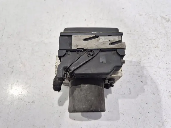 Pompe ABS OEM A0014468989 pour Mercedes Vito Viano image 3