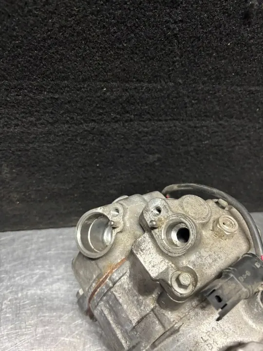 Compressore aria condizionata BMW X3 F25 6805025 image 2