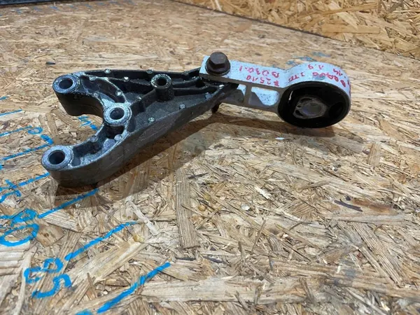 Fiat Bravo II 1.9 JTD Engine Mount Rear OEM 46789378 image 2