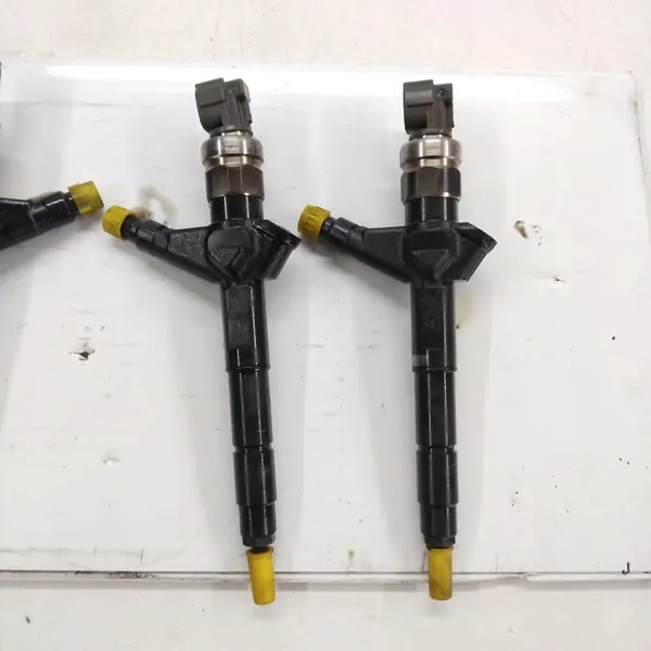 Injektor Nissan Almera X-Trail T30 2.2 DI image 3