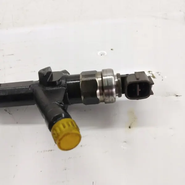 Injektor Nissan Almera X-Trail T30 2.2 DI image 7