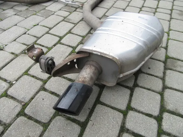 Sistema de escape OEM BMW 5 F10 F11 535d 313km N57 image 7