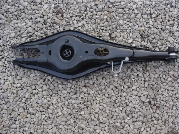 Volkswagen OE 5Q0505311D Braccio di Sospensione image 2