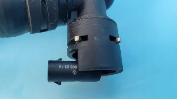 Mangueira refrigerante Mercedes W206 C200 22r OEM A2065017100 image 7