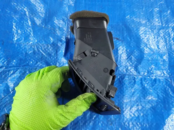 OEM 13300579 Vänster konsol ventilationsgall Opel Astra J image 5